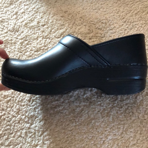 Dansko Clog. - Picture 5 of 8